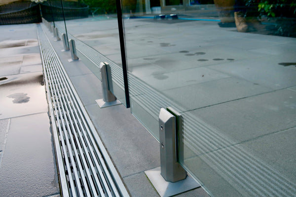 glass pool fencing spigots